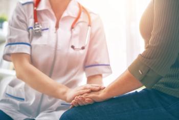 physician with patient | © Konstantin Yuganov - stock.adobe.com